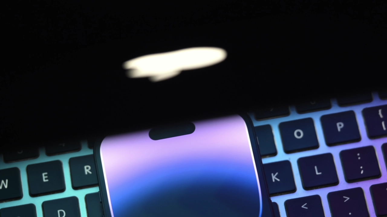 samsung-galaxy-s23-ultra-vs-iphone-14-pro